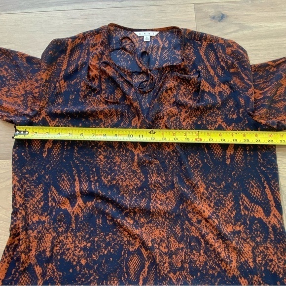 CAbi #101 Women's Border Wrap Snake Skin Print Navy-Rust Blouse - Picture 11 of 15